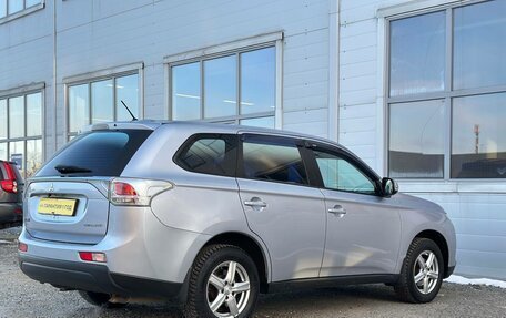 Mitsubishi Outlander III рестайлинг 3, 2013 год, 1 290 000 рублей, 11 фотография