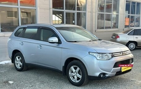 Mitsubishi Outlander III рестайлинг 3, 2013 год, 1 290 000 рублей, 6 фотография