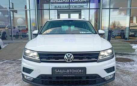 Volkswagen Tiguan II, 2017 год, 2 399 000 рублей, 2 фотография