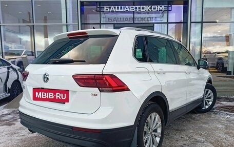 Volkswagen Tiguan II, 2017 год, 2 399 000 рублей, 4 фотография