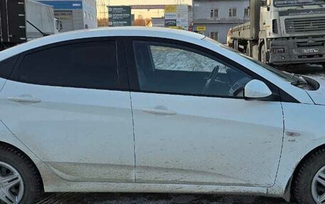 Hyundai Solaris II рестайлинг, 2015 год, 820 000 рублей, 4 фотография