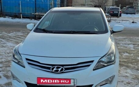 Hyundai Solaris II рестайлинг, 2015 год, 820 000 рублей, 9 фотография