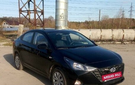 Hyundai Solaris II рестайлинг, 2022 год, 1 750 000 рублей, 2 фотография