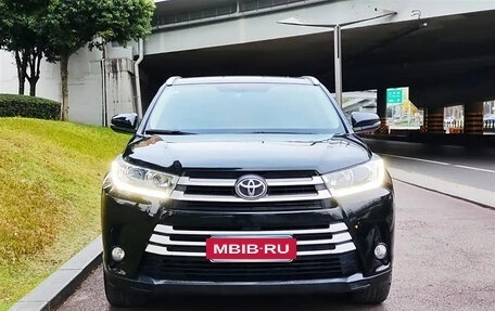 Toyota Highlander III, 2021 год, 3 088 000 рублей, 2 фотография