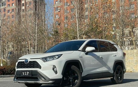 Toyota RAV4, 2022 год, 3 670 000 рублей, 2 фотография