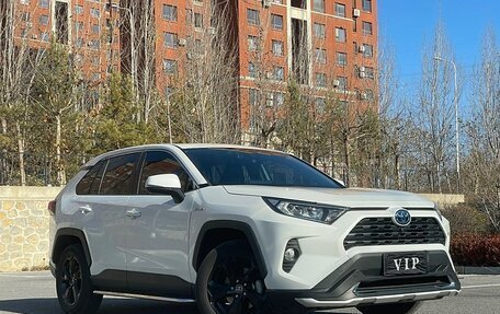 Toyota RAV4, 2022 год, 3 670 000 рублей, 4 фотография