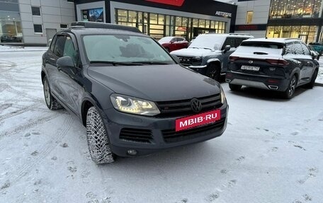 Volkswagen Touareg III, 2011 год, 1 797 000 рублей, 2 фотография