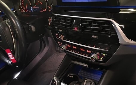 BMW 5 серия, 2018 год, 3 500 000 рублей, 11 фотография