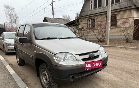 Chevrolet Niva I рестайлинг, 2012 год, 530 000 рублей, 2 фотография