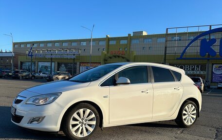 Opel Astra J, 2011 год, 650 000 рублей, 1 фотография