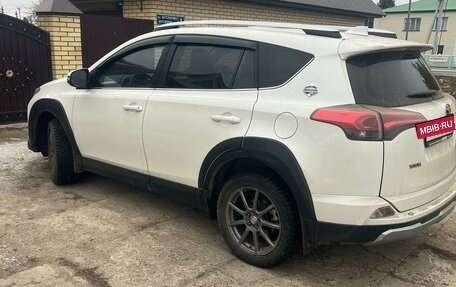 Toyota RAV4, 2018 год, 3 200 000 рублей, 2 фотография