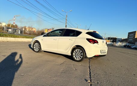 Opel Astra J, 2011 год, 650 000 рублей, 3 фотография