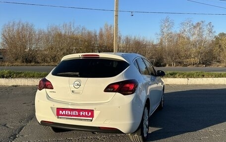 Opel Astra J, 2011 год, 650 000 рублей, 4 фотография