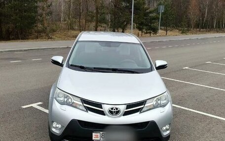 Toyota RAV4, 2013 год, 2 000 000 рублей, 2 фотография