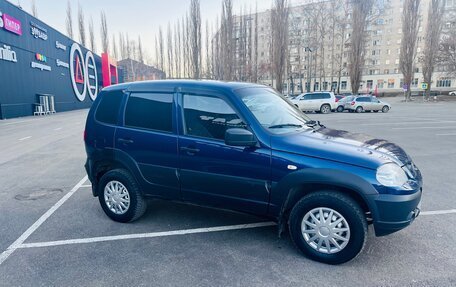 Chevrolet Niva I рестайлинг, 2018 год, 670 000 рублей, 5 фотография