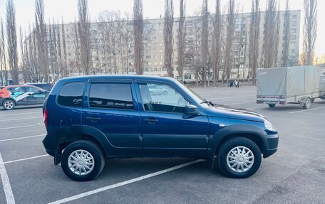 Chevrolet Niva I рестайлинг, 2018 год, 670 000 рублей, 6 фотография