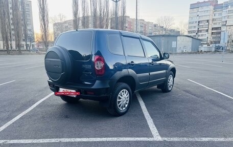 Chevrolet Niva I рестайлинг, 2018 год, 670 000 рублей, 4 фотография