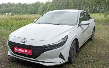 Hyundai Elantra, 2021 год, 2 350 000 рублей, 1 фотография