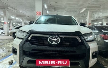 Toyota Hilux VIII, 2021 год, 4 850 000 рублей, 6 фотография