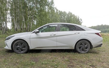 Hyundai Elantra, 2021 год, 2 350 000 рублей, 4 фотография