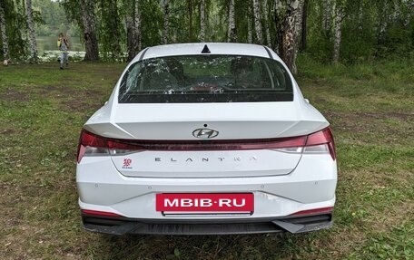 Hyundai Elantra, 2021 год, 2 350 000 рублей, 2 фотография