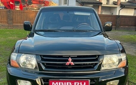 Mitsubishi Pajero III рестайлинг, 2000 год, 930 000 рублей, 1 фотография