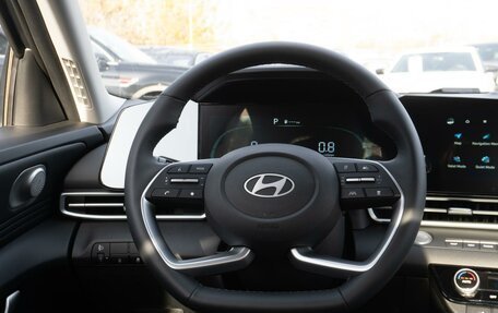 Hyundai Elantra, 2024 год, 3 045 000 рублей, 14 фотография