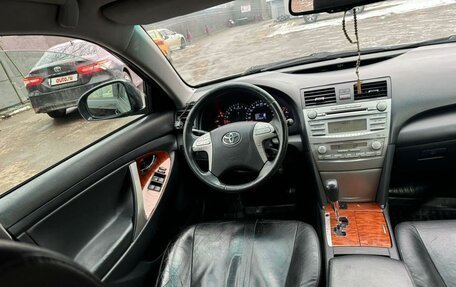 Toyota Camry, 2011 год, 1 300 000 рублей, 10 фотография