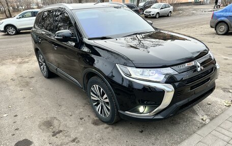 Mitsubishi Outlander III рестайлинг 3, 2019 год, 2 750 000 рублей, 5 фотография