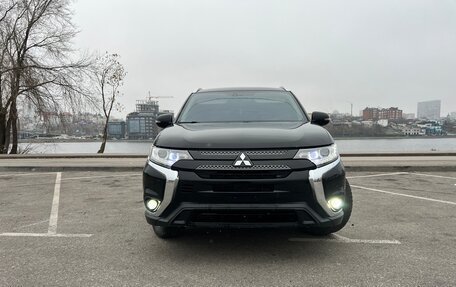 Mitsubishi Outlander III рестайлинг 3, 2019 год, 2 750 000 рублей, 21 фотография