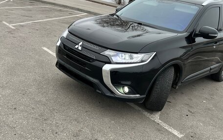 Mitsubishi Outlander III рестайлинг 3, 2019 год, 2 750 000 рублей, 17 фотография