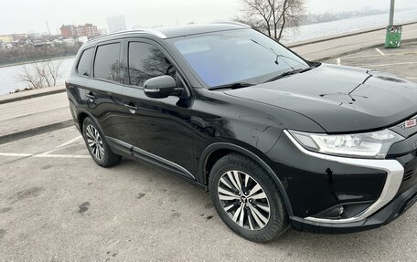 Mitsubishi Outlander III рестайлинг 3, 2019 год, 2 750 000 рублей, 40 фотография