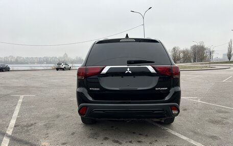 Mitsubishi Outlander III рестайлинг 3, 2019 год, 2 750 000 рублей, 37 фотография