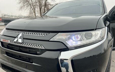 Mitsubishi Outlander III рестайлинг 3, 2019 год, 2 750 000 рублей, 34 фотография