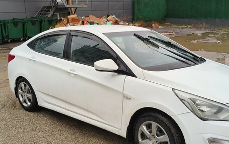 Hyundai Solaris II рестайлинг, 2011 год, 750 000 рублей, 5 фотография