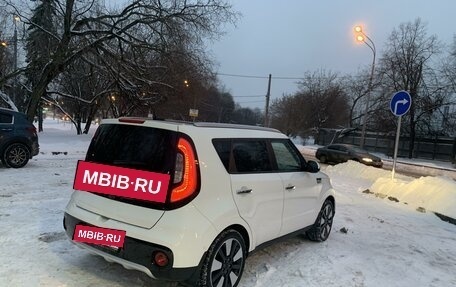 KIA Soul II рестайлинг, 2018 год, 2 500 000 рублей, 26 фотография