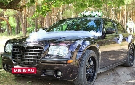 Chrysler 300C II, 2005 год, 700 000 рублей, 7 фотография