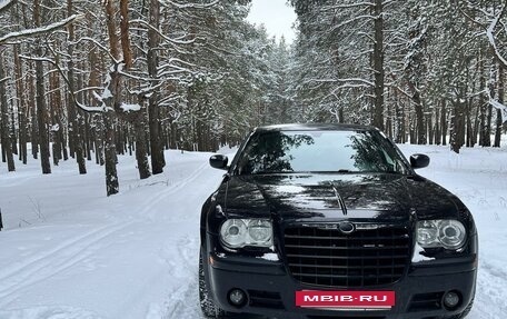 Chrysler 300C II, 2005 год, 700 000 рублей, 8 фотография