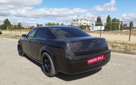 Chrysler 300C II, 2005 год, 700 000 рублей, 3 фотография