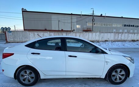 Hyundai Solaris II рестайлинг, 2014 год, 1 100 000 рублей, 3 фотография