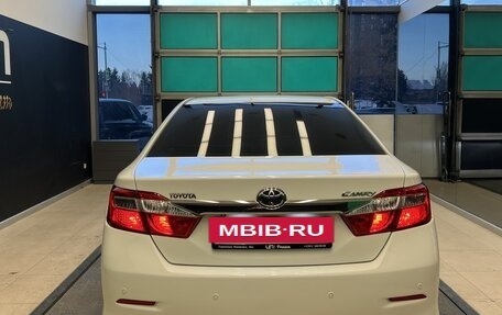 Toyota Camry, 2012 год, 2 050 000 рублей, 5 фотография