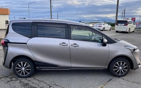 Toyota Sienta II, 2021 год, 1 370 000 рублей, 5 фотография