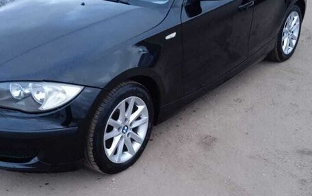 BMW 1 серия, 2008 год, 750 000 рублей, 2 фотография