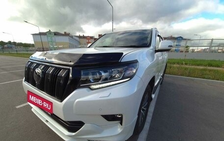 Toyota Land Cruiser Prado 150 рестайлинг 2, 2017 год, 7 050 000 рублей, 4 фотография