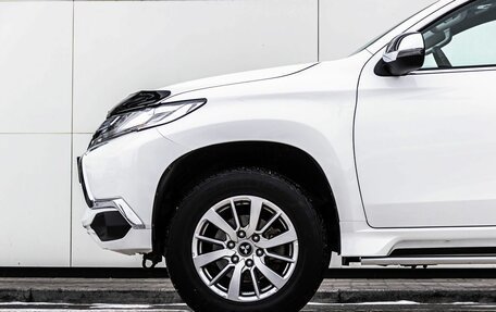 Mitsubishi Pajero Sport III рестайлинг, 2019 год, 2 680 000 рублей, 7 фотография