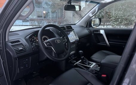 Toyota Land Cruiser Prado 150 рестайлинг 2, 2022 год, 9 400 000 рублей, 12 фотография