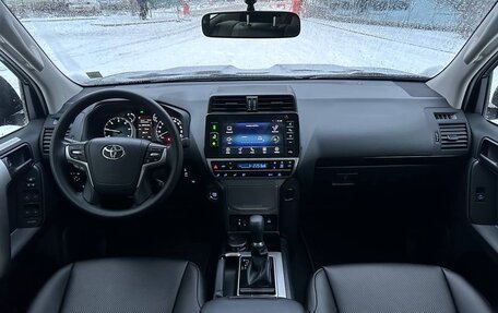 Toyota Land Cruiser Prado 150 рестайлинг 2, 2022 год, 9 400 000 рублей, 17 фотография