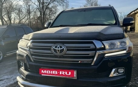 Toyota Land Cruiser 200, 2018 год, 6 750 000 рублей, 2 фотография