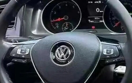 Volkswagen Golf VII, 2020 год, 1 850 000 рублей, 12 фотография