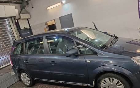 Opel Zafira B, 2010 год, 600 000 рублей, 1 фотография